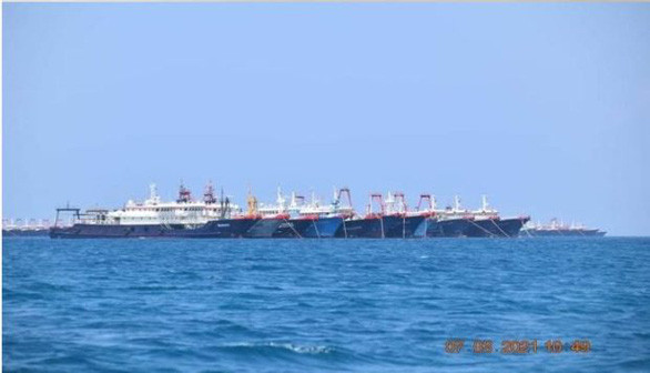 Hơn 200 tàu Trung Quốc 'không thực sự đánh bắt cá', tụ về một nơi trên Biển Đông